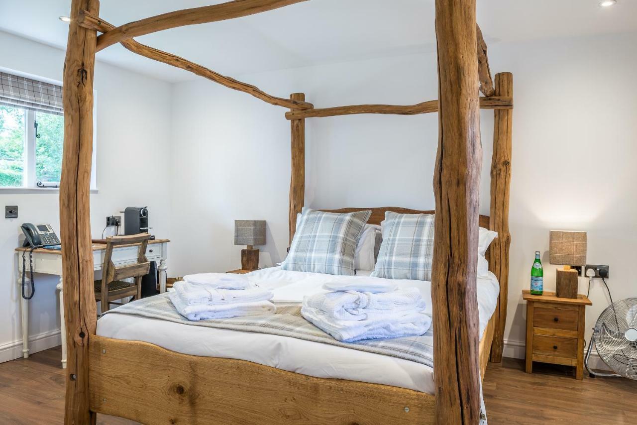 Bed and Breakfast The Windmill Chatham Green Chelmsford Exterior foto